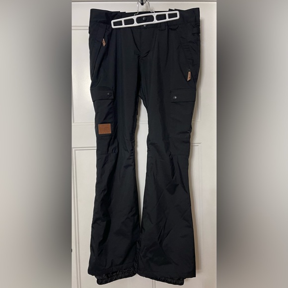 Black large women’s DC snowboarding pants - Picture 6 of 13